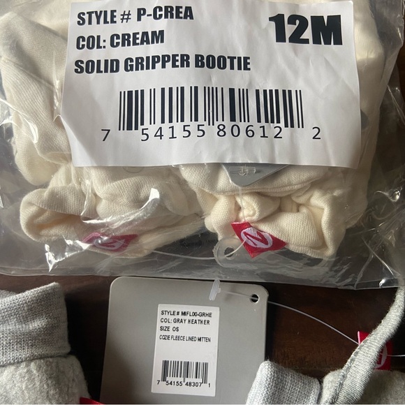 NWT Zutano Cozie Fleece Mittens + Organic Cotton Gripper Baby Booties - Picture 5 of 5